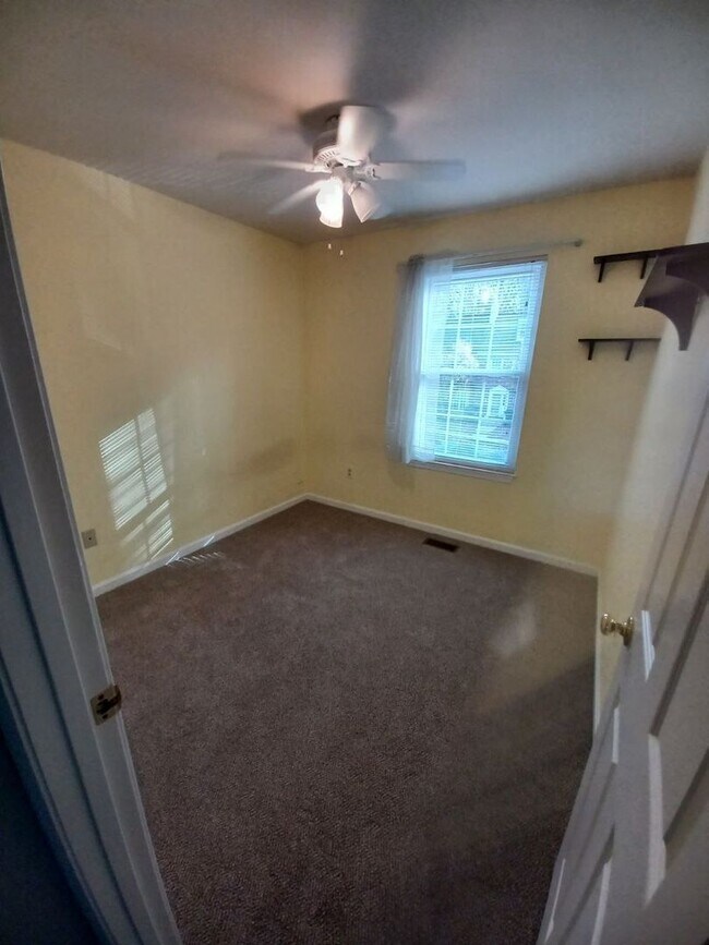 Building Photo - 8028 Valleys Crest Ct