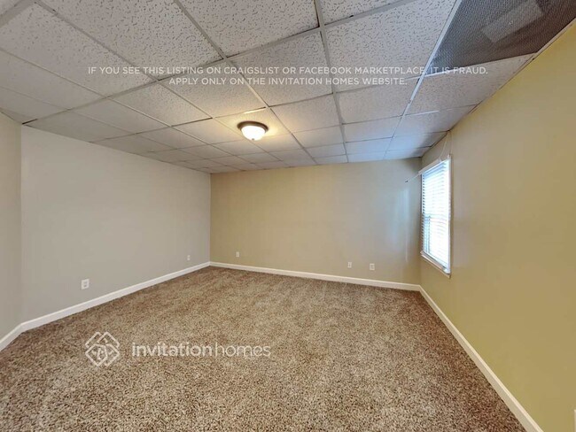 Building Photo - 117 Chickory Ln