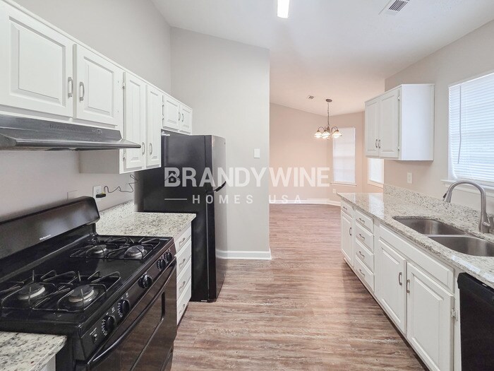 Building Photo - 2525 Hallie Mill Rd