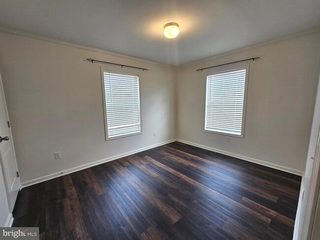 Building Photo - 86 Metz Dr