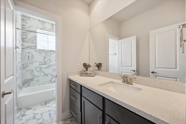 Building Photo - 8806 Hollister Pine Ct