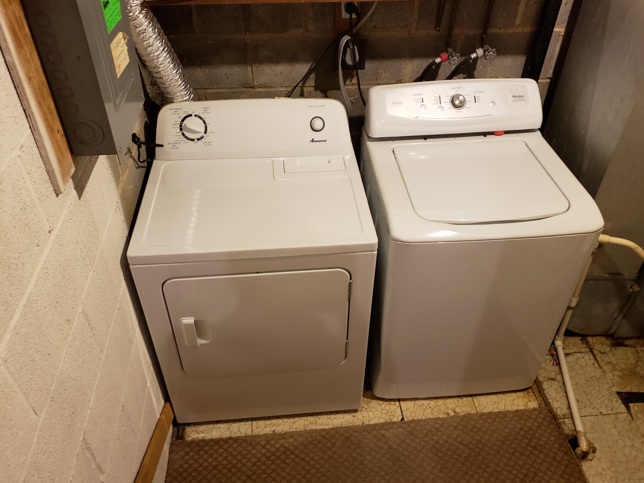 Building Photo - 9164 Broken Oak Pl