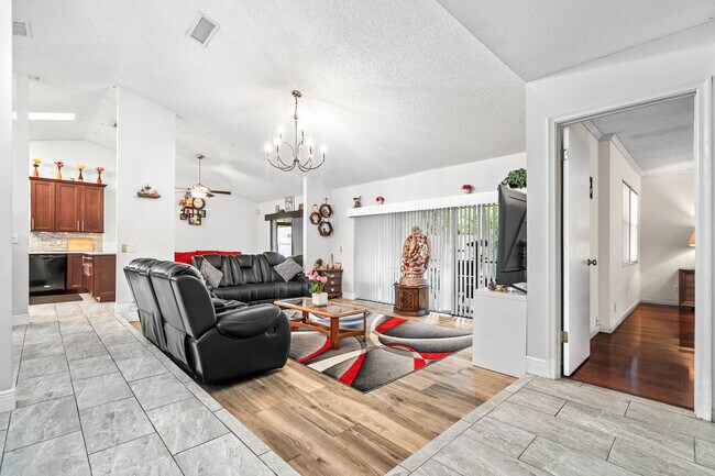 Building Photo - 8541 NW 51st Ct