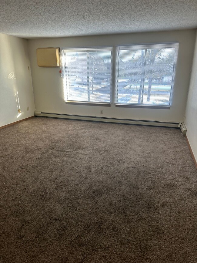 Building Photo - One Bedroom