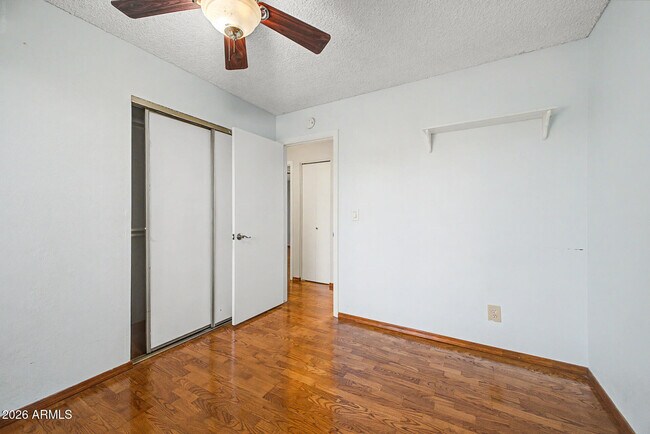 Building Photo - 1455 W Mohawk Ln