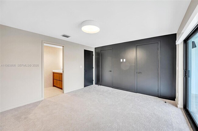 Building Photo - 2211 NE 122nd St