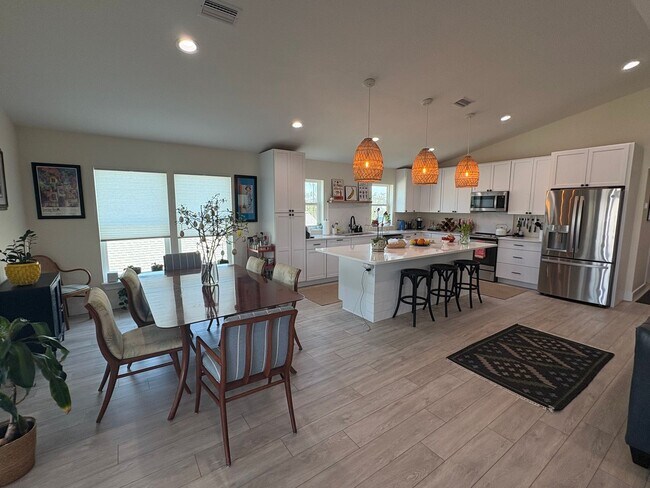 Building Photo - Coastal Retreat