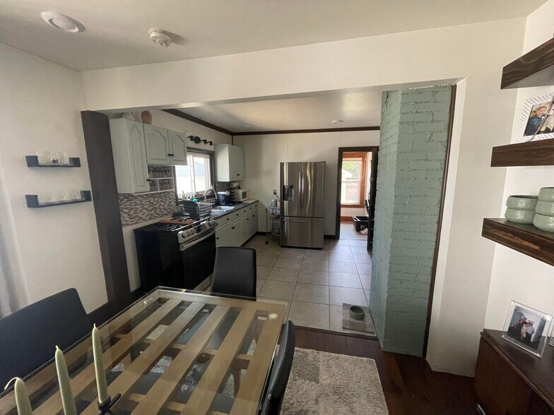 Dining Room / Kitchen - 141 Parkwood Ave