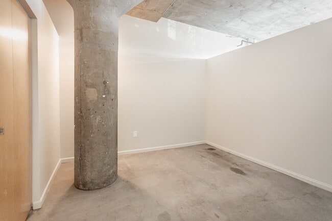 Building Photo - 41 Burroughs St