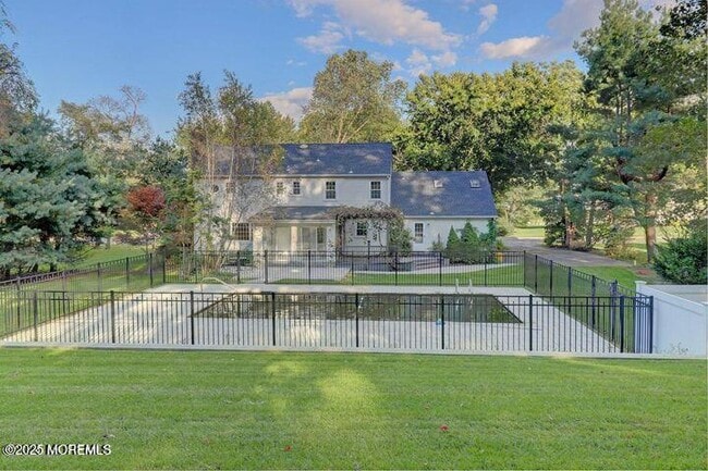 Building Photo - 7 Woods Rd