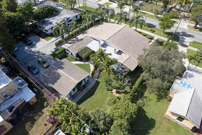 Building Photo - 221 N Swinton Ave