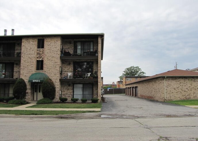 Building Photo - 10702 S Depot St