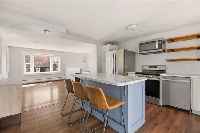 Building Photo - 102 Easton Ave