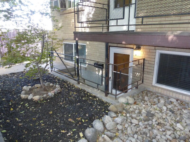 Building Photo - 475 Wall St