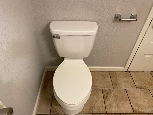 Building Photo - 259 Melwood St