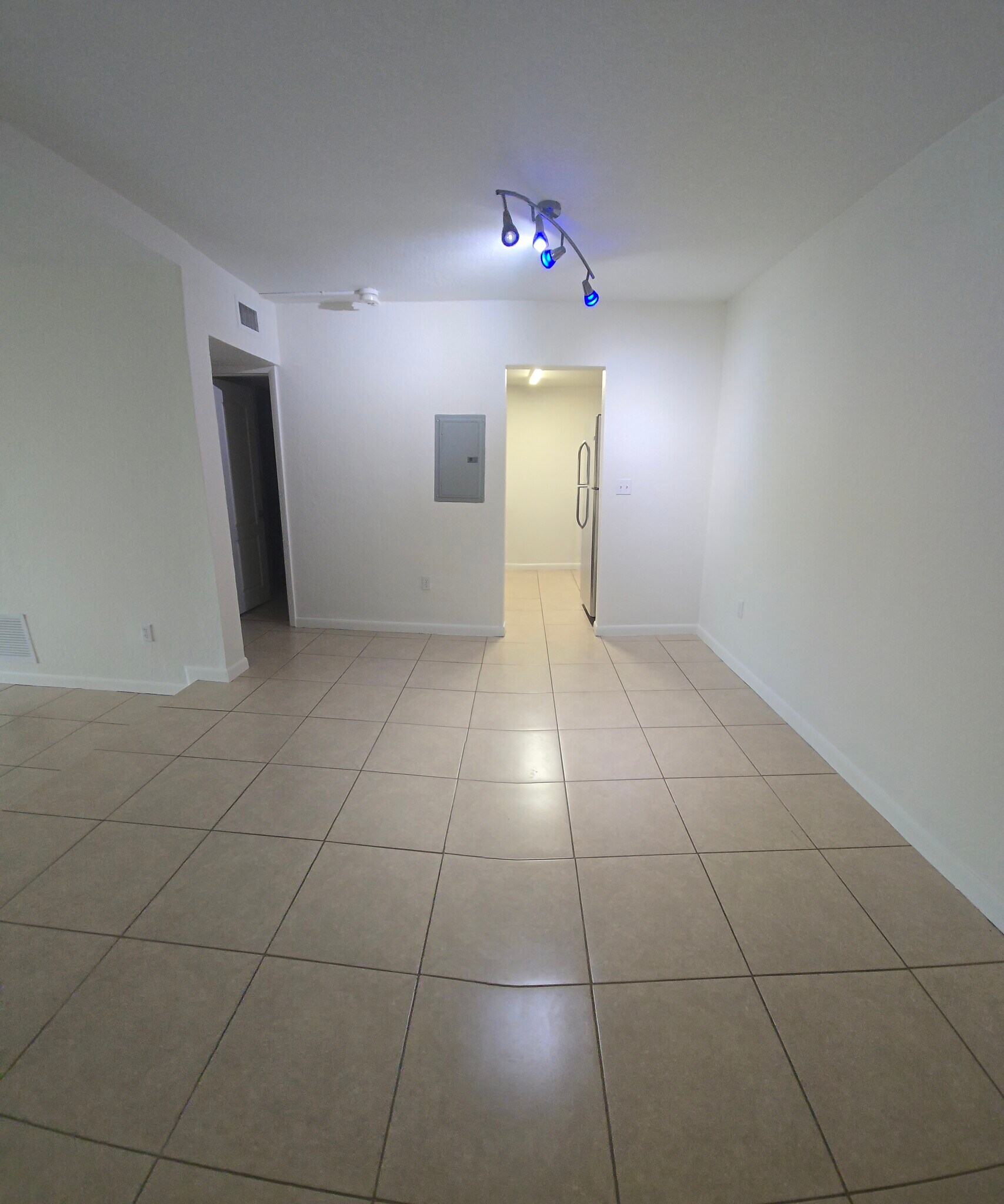 Building Photo - 8950 SW 69th Ct