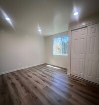 Building Photo - 3630 W 60th St