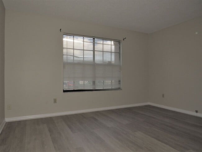 Building Photo - Coming Soon! Beautiful and Spacious 3 bedroom 2 bath Home With a Split Floor Plan.