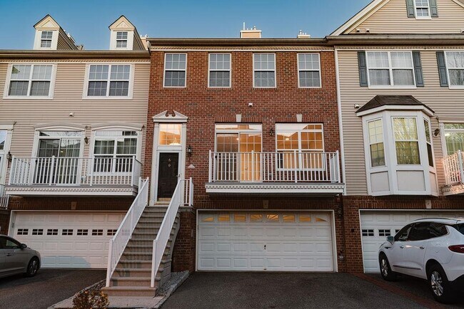 Building Photo - 6 Carpenter Ct