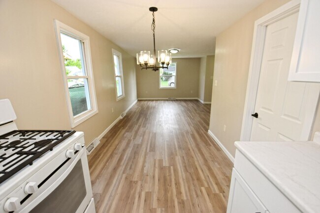 Building Photo - Remodeled 3 bedroom 1 bath home in South Bend IN