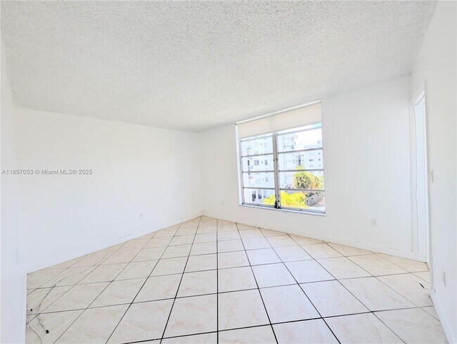 Building Photo - 1075 93rd St