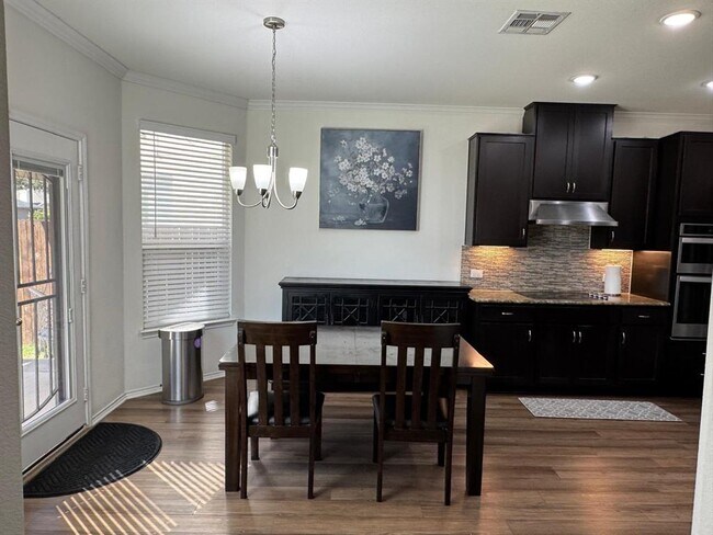 Building Photo - 505 Weizenbock Ln
