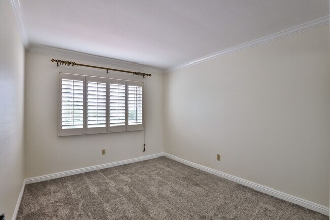 Building Photo - Spacious 3-Bedroom Scripps Ranch Home