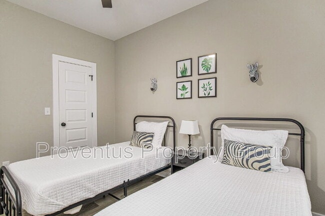 Building Photo - 1018 N D St