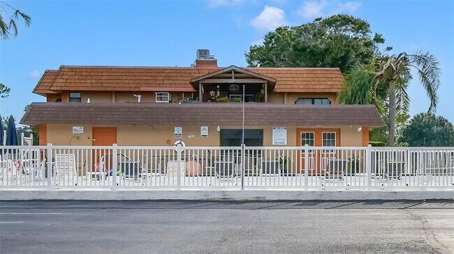 Building Photo - 10192 Seminole Island Dr
