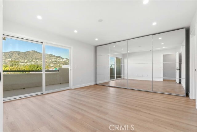 Building Photo - 552 Hahn Ave