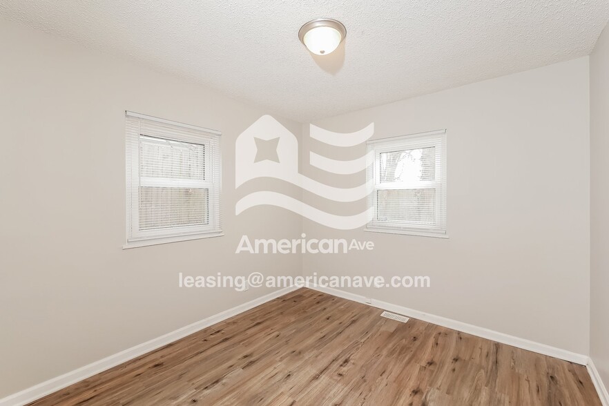 Building Photo - 4709 E 33rd St