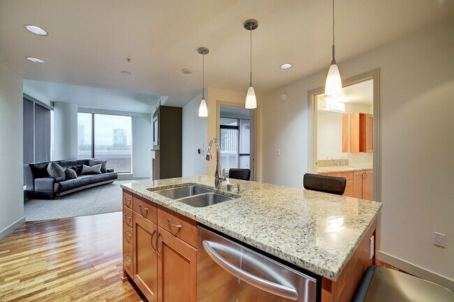 Building Photo - 1Bd/1Ba Bellevue Condo