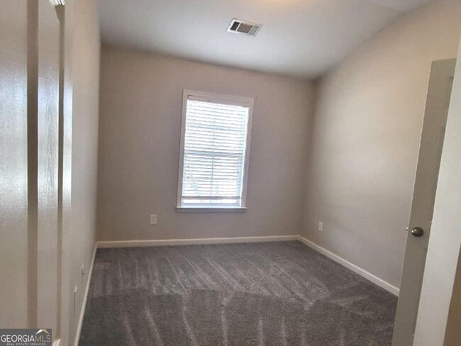 Building Photo - 45 Newnan Lakes Dr