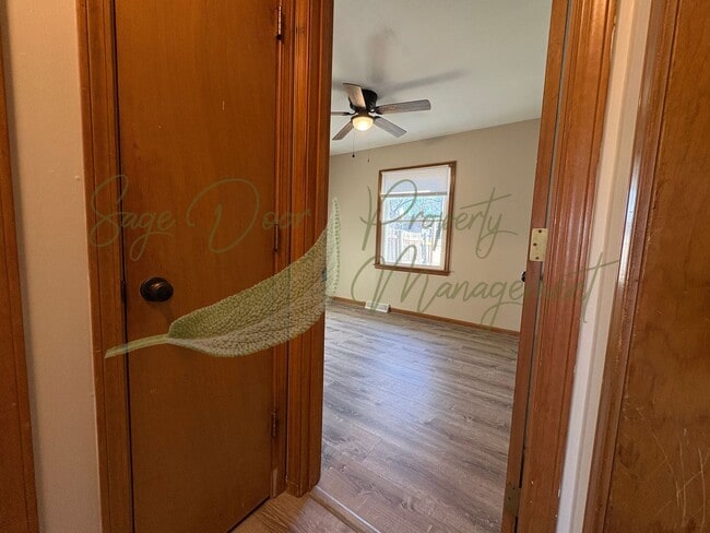 Building Photo - 1016-1018 SW Kingscross Rd