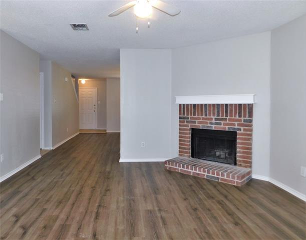 Building Photo - 2628 S Wavecrest Ct