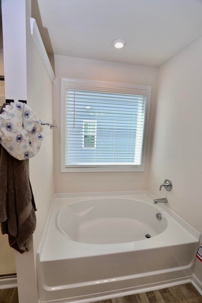 Building Photo - 1049 Crescent Moon Lp