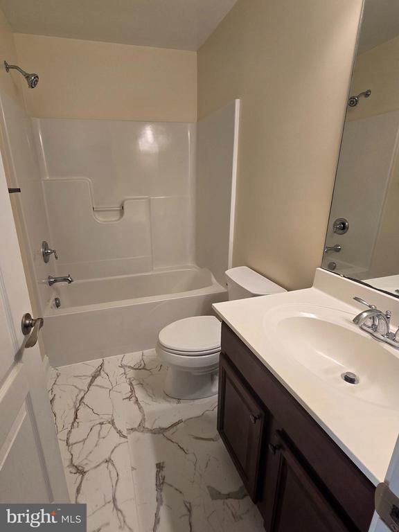 Building Photo - 23613 Linkside Dr