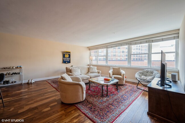 Building Photo - 2300 N Commonwealth Ave