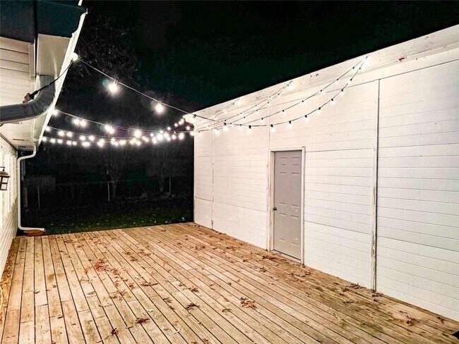 Building Photo - 2981 Lowrance Dr