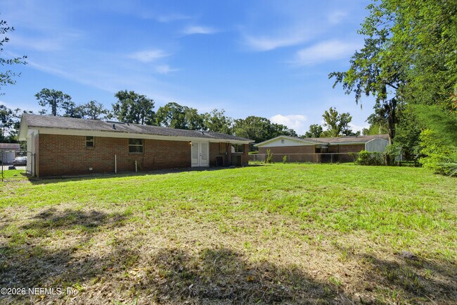 Building Photo - 7386 Dostie Dr E