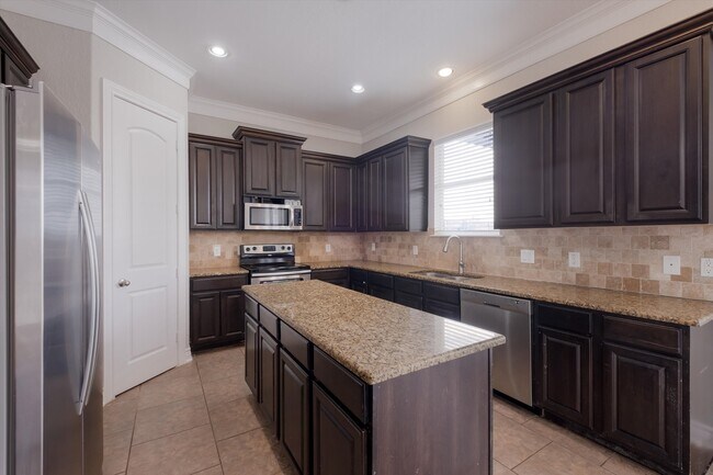 Building Photo - 11338 Begonia rock