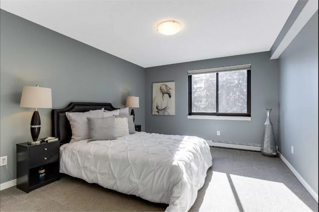 Building Photo - 1Bd/1Ba with Heated Parking, Stainless Ste...