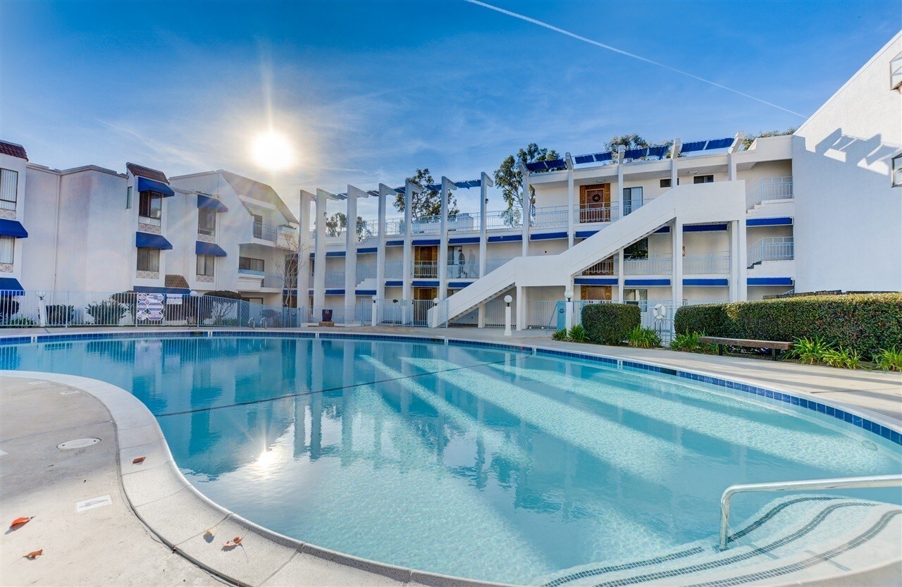 Building Photo - 8338 Regents Rd