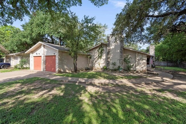 Building Photo - 11908 Broad Oaks Dr
