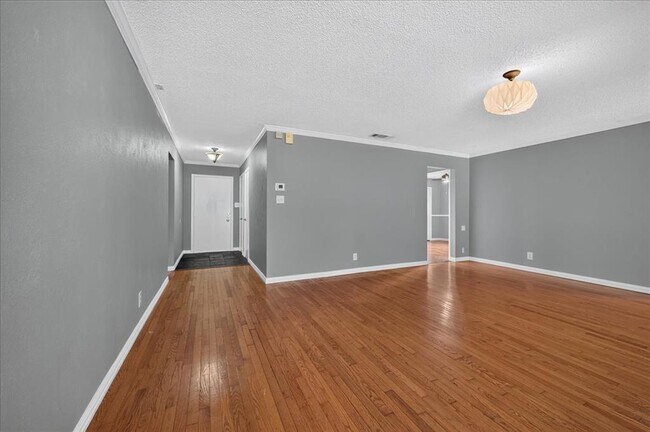 Building Photo - 10215 Missel Thrush Dr