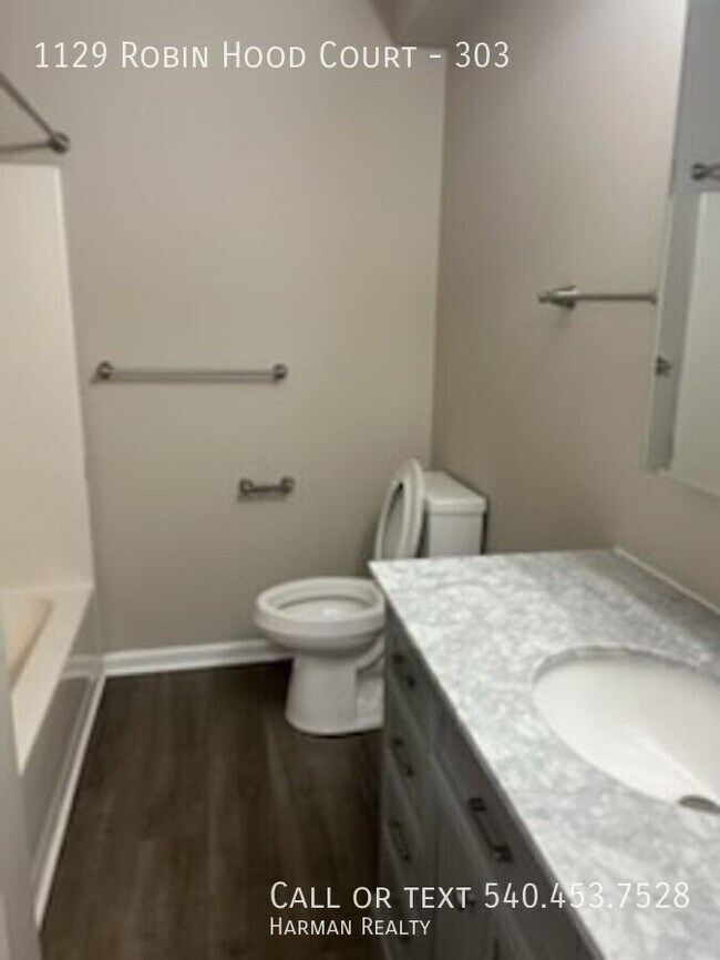 Building Photo - 1129 Robin Hood Ct