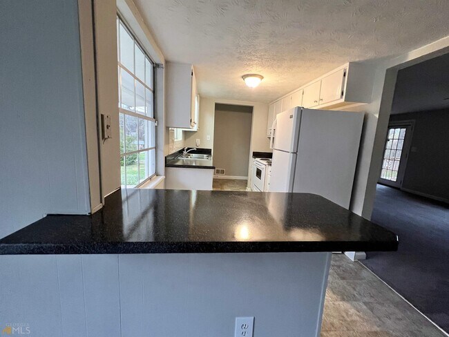 Building Photo - 107 Kristy Ln