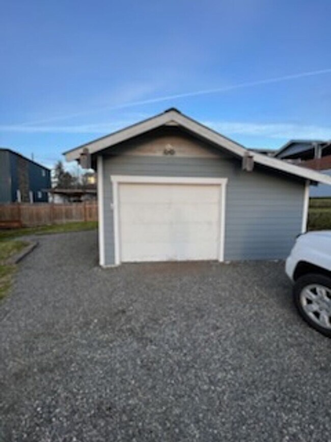 Building Photo - Lovely 2 bedroom home in Steilacoom