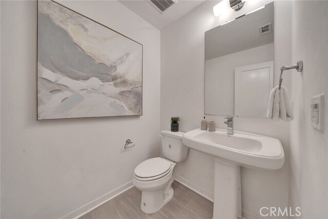 Building Photo - 120 Schick