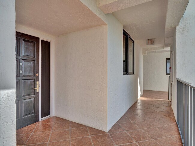 Building Photo - 2575 S Ocean Blvd